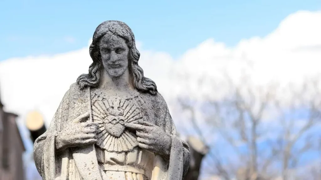 Imagem Imagem do Sagrado Coracao de Jesus em pedra do artigo Papa Francisco anuncia nova encíclica dedicada ao Sagrado Coração de Jesus