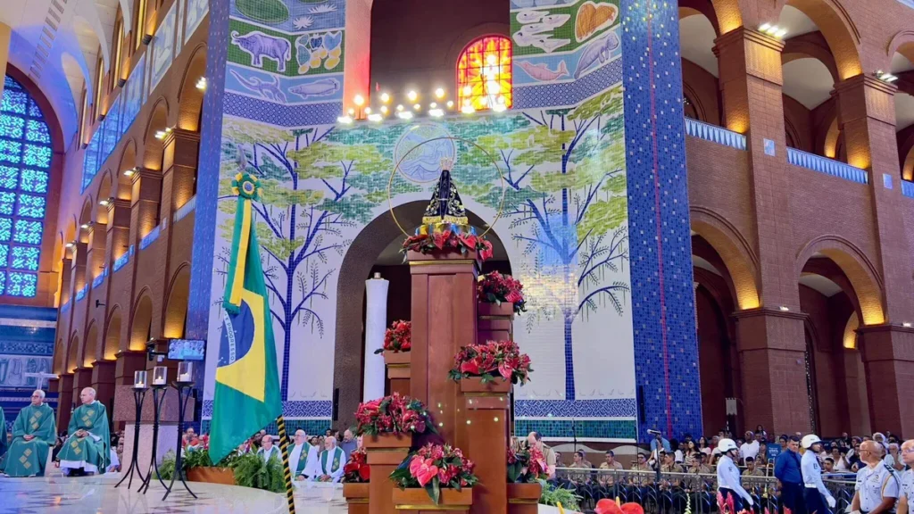 Imagem Nossa Senhora Aparecida do artigo 17ª Romaria dos Militares é celebrada no Santuário Nacional