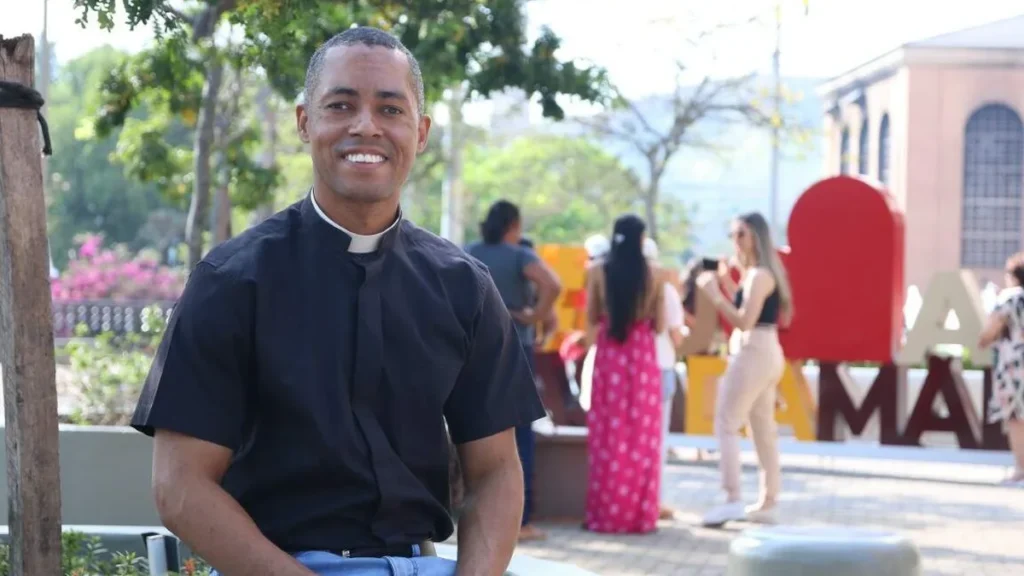 Imagem Padre Moises devoto de Nossa Senhora do artigo Devoção à Padroeira: veja o testemunho do Padre Moisés