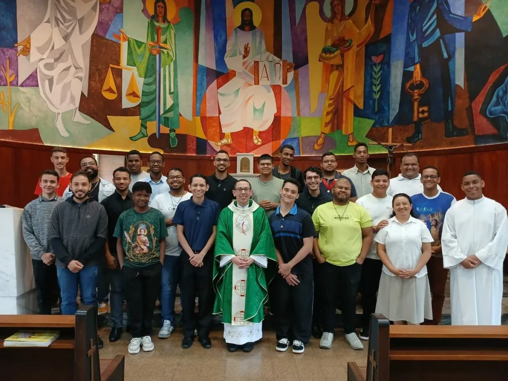 Encontrou reuniu 20 jovens na Casa de Retiros São José.