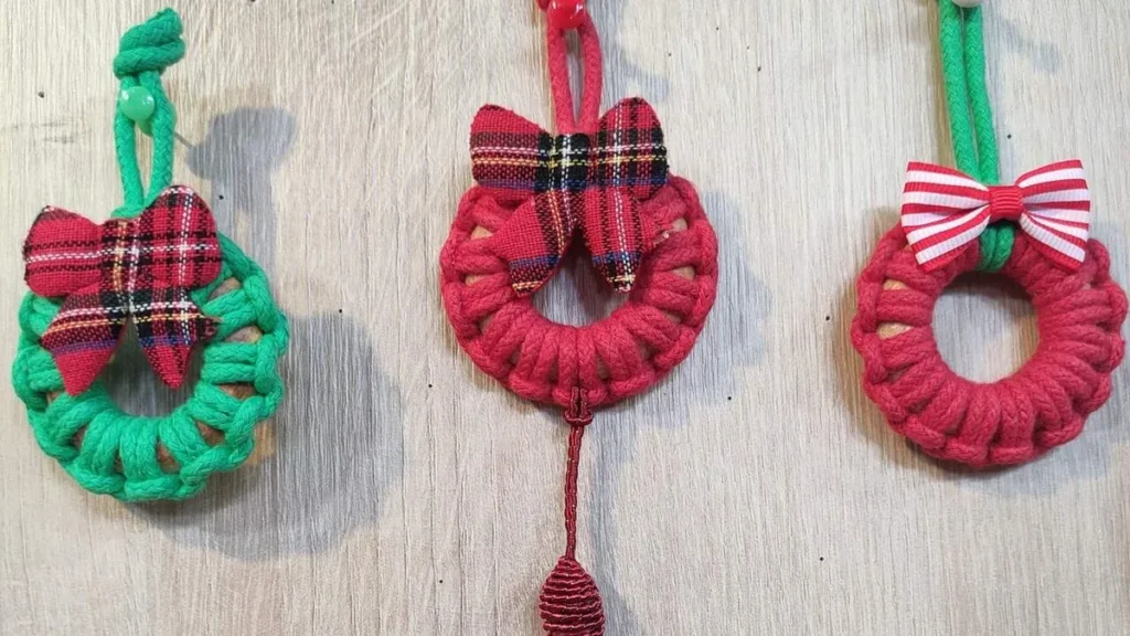 Imagem porta guardanapo ou enfeite natalino em macrame faca voce mesmo do artigo Porta-guardanapo ou enfeite natalino em Macramê - Faça Você Mesmo