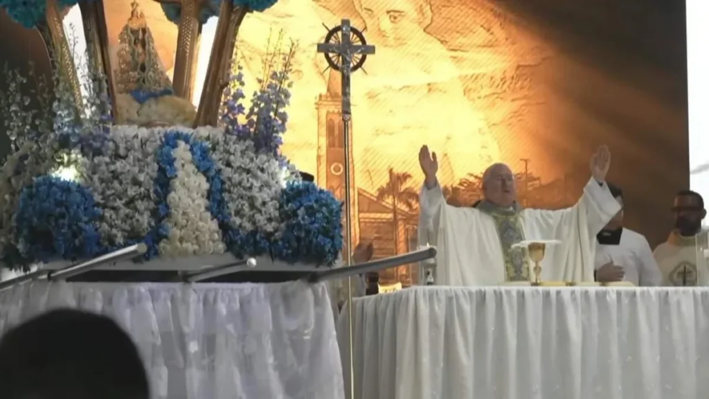 Imagem Nossa Senhora Rocio 3 do artigo Devotos de todo o Brasil celebram a Padroeira do Paraná