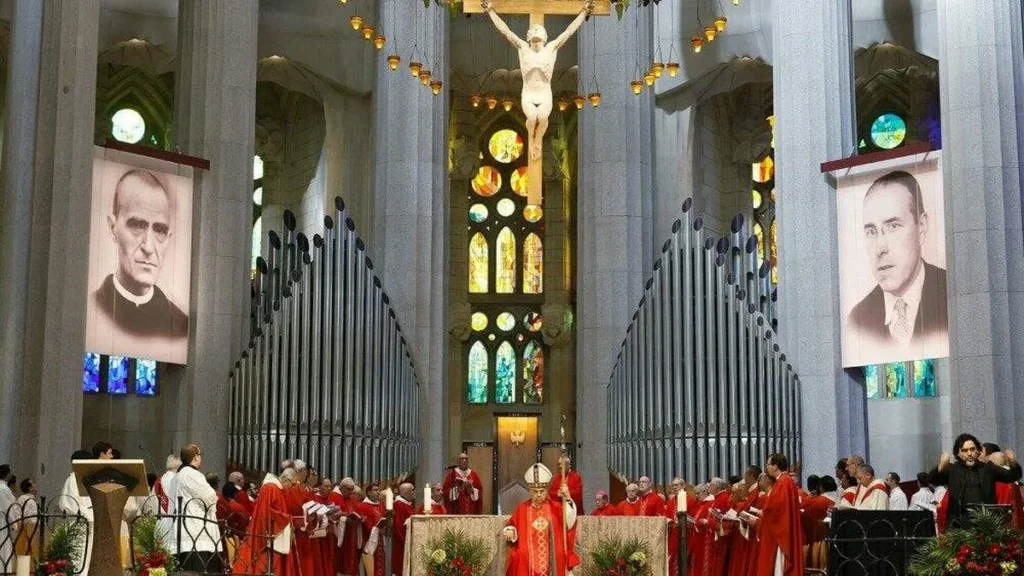 Imagem Cerimonia na Catedral da Sagrada Familia em Barcelona do artigo A Igreja católica tem dois novos Beatos: Gaietà Clausellas e Antoni Tort