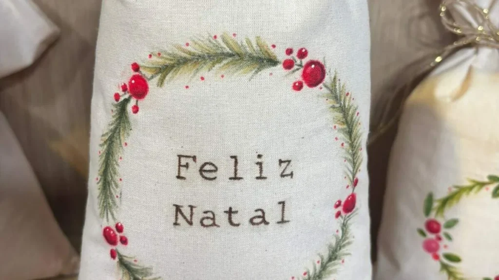 Imagem embalagem de tecido personalizada com lapis de cor faca voce mesmo do artigo Embalagem de tecido personalizada com lápis de cor - Faça Você Mesmo