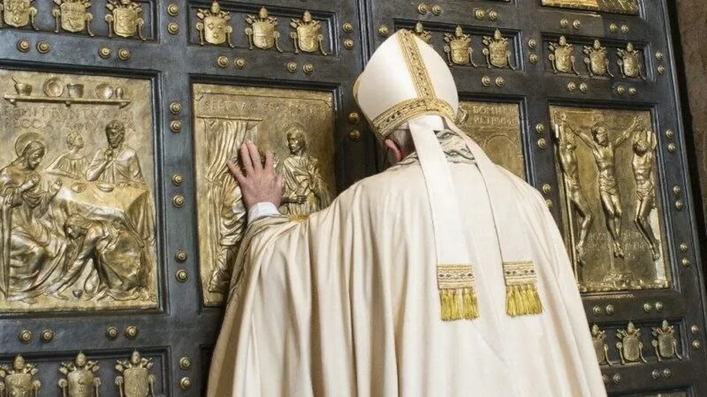 Imagem Papa Francisco abre a Porta Santa da Basilica de Sao Pedro do artigo Reanimar a esperança
