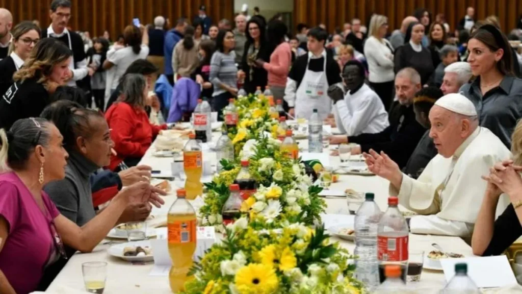 Imagem papa almoco dos pobres do artigo No Dia Mundial dos Pobres, Papa almoçará com pessoas carentes
