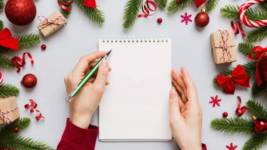 Imagem Imagem traz pessoa com bloco de anotacao em meio a simbolos natalinos do artigo 4 lições vocacionais de Natal