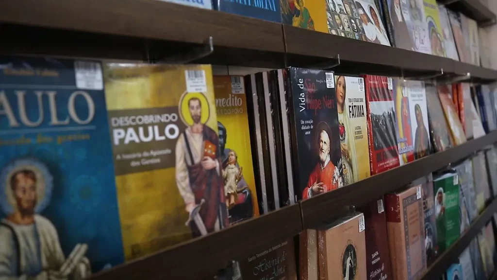 Imagem livros na livraria santuario do artigo Evangelize neste Natal com presentes da Livraria Santuário!