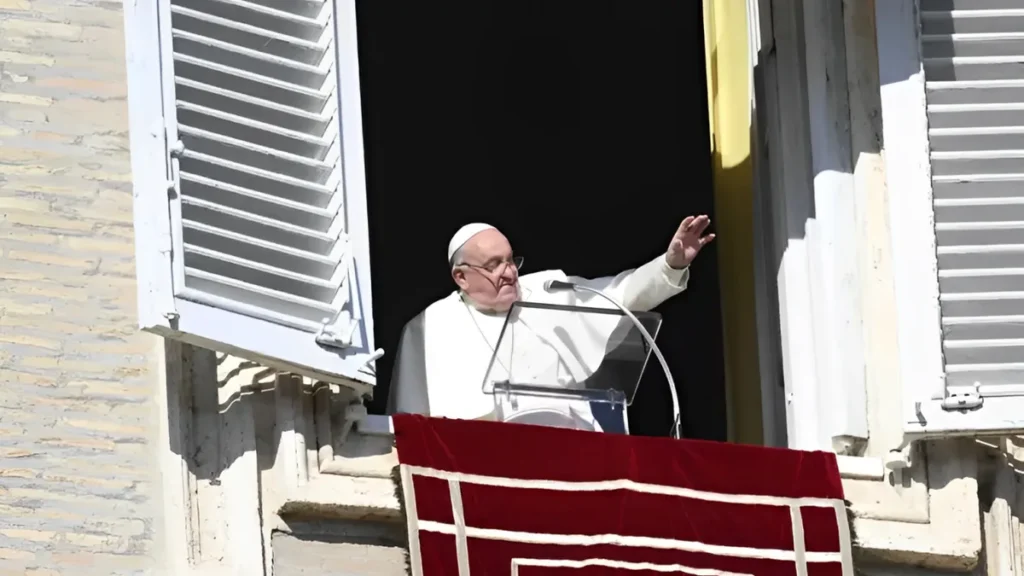 Imagem papa angelus 2024 do artigo Papa pede um coração leve e esperançoso no Advento