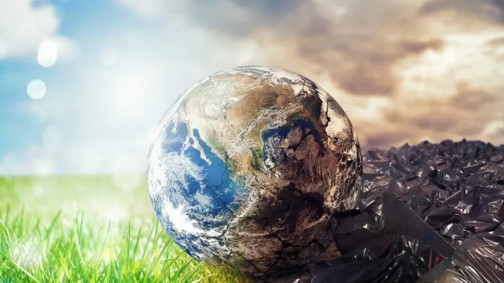 Imagem planeta terra metade preservado e metade devastado do artigo Entenda a crise ambiental e a necessidade de mudanças