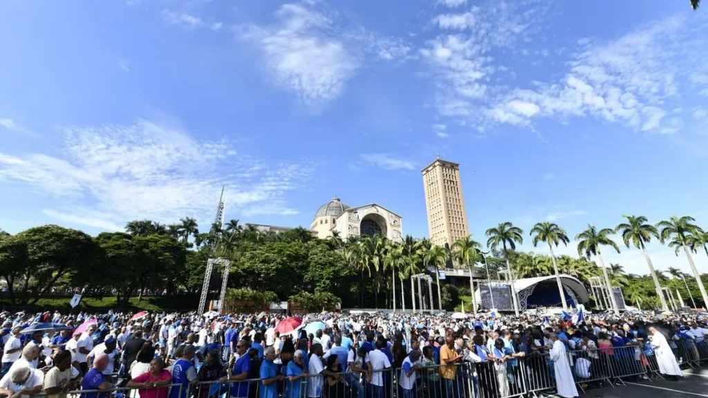 Imagem Patio das Palmeiras do artigo Como o Santuário irá receber os Homens do Terço neste fim de semana?