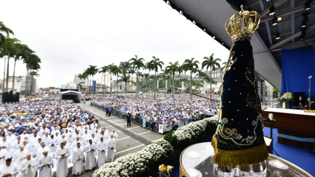 Imagem Missa Solene Terco dos Homens 2025 Tribuna Dom Aloisio 9 do artigo Saiba quando será a próxima Romaria Nacional do Terço dos Homens