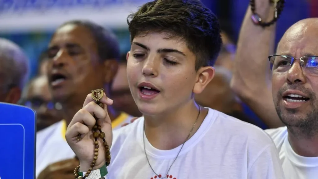 Imagem jovem no terco dos homens do artigo Fé e juventude: a presença dos jovens na Romaria do Terço dos Homens