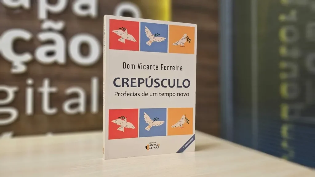 Imagem Livro Crepusculo profecias de um tempo novo do artigo Livro da Editora Ideias e Letras propõe conversão ecológica e social