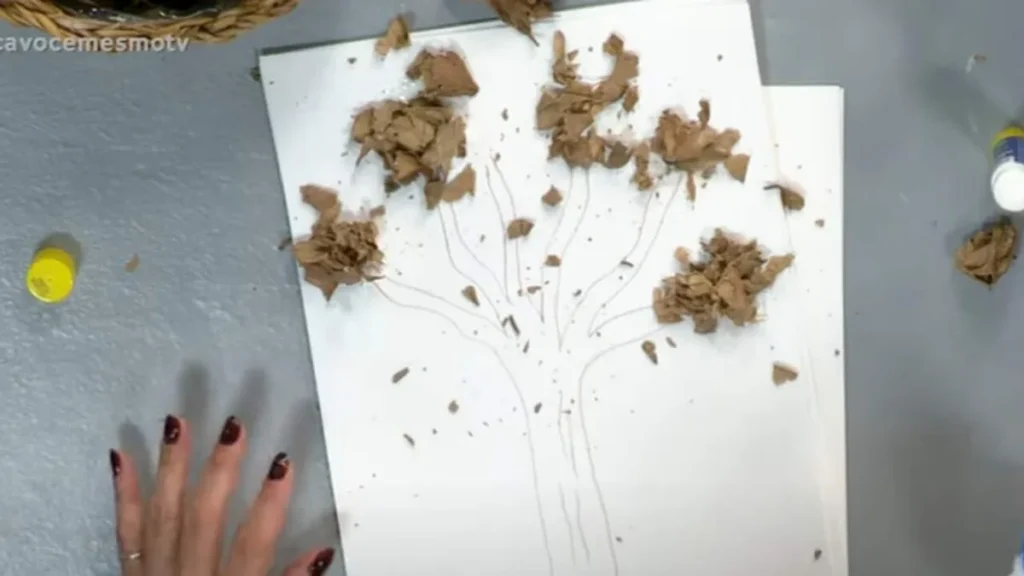 Imagem desenho com0folha secas do artigo Desenho livre com folhas secas – Faça Você Mesmo