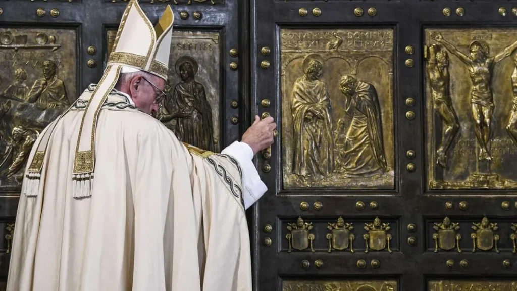Imagem Papa Francisco Porta santa do artigo Tudo que você precisa saber sobre as Portas Santas do Jubileu