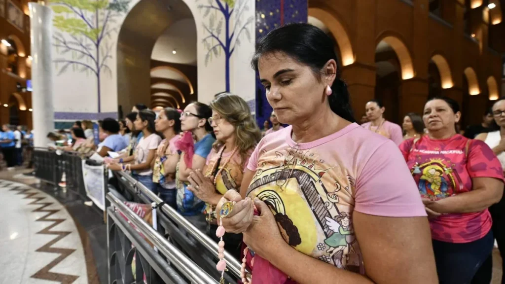 Imagem abertura da 12 romaria nacional do terco das mulheres 2025 do artigo Como a Casa da Mãe se prepara para receber as Mulheres do Terço?