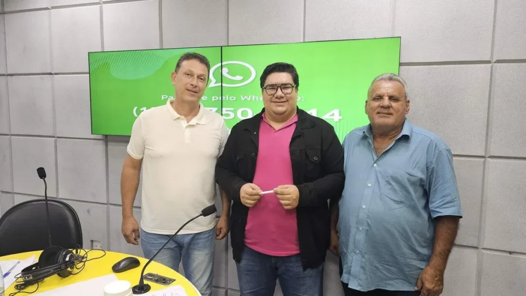 Imagem Prefeito Fernando Siqueira e vice Jose Altair no JR do artigo No aniversário de Roseira, Prefeito fala sobre os 60 anos da cidade