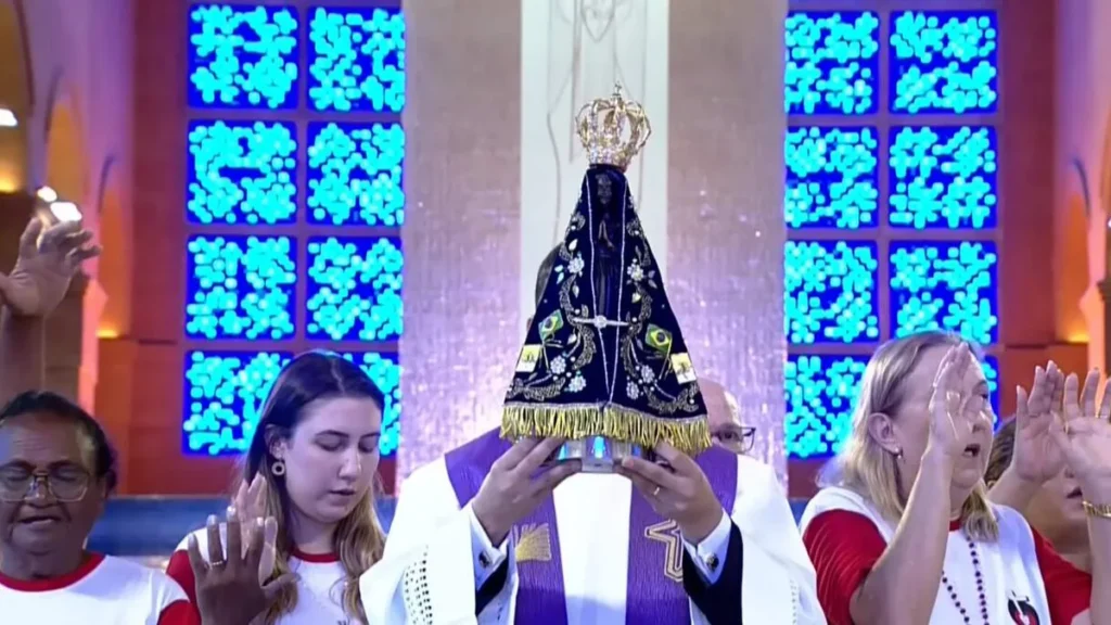 Imagem Peregrina de Nossa Senhora Aparecida que partiu rumo a Pracinha (SP).