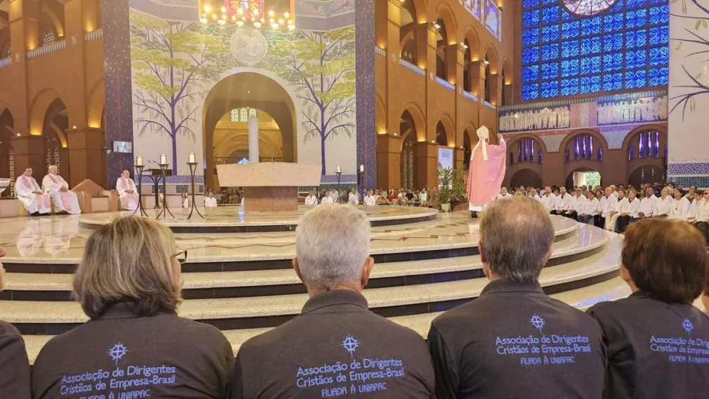 Imagem ADCE Missa do artigo 12º Retiro da ADCE em Aparecida destaca boas escolhas empresariais