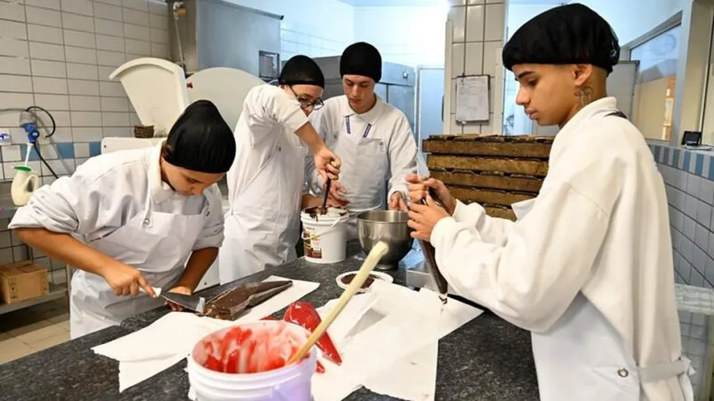Imagem Projeto Social Maos na Massa do artigo Partilhar o pão da vida e da esperança