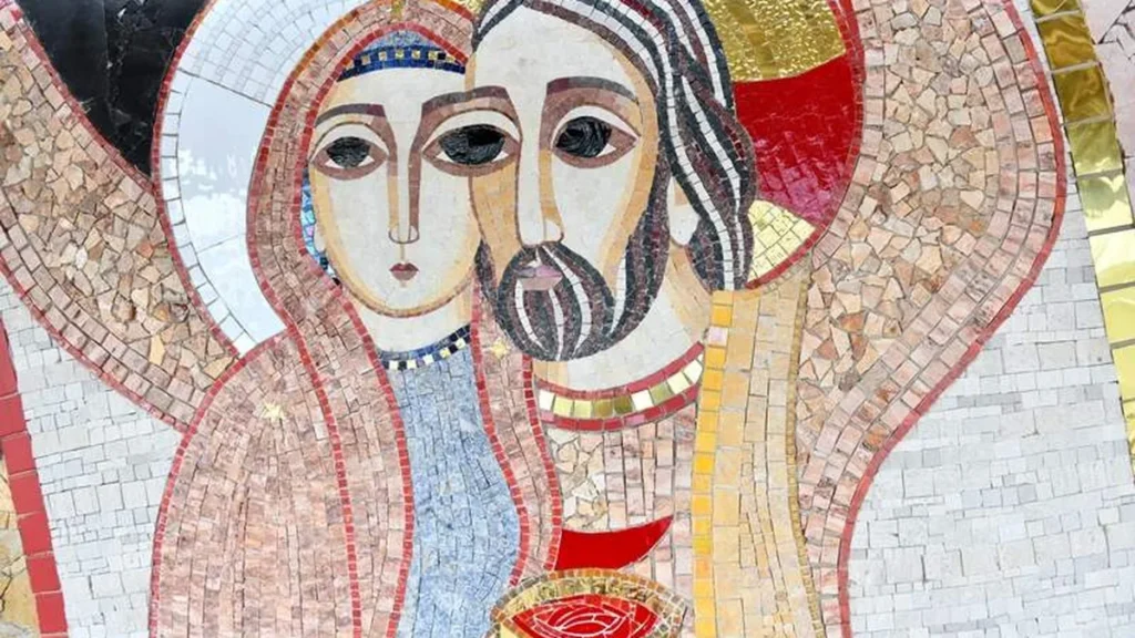 Imagem Cristo e a Igreja Fachada Sul do artigo O Caminho Pascal de Maria