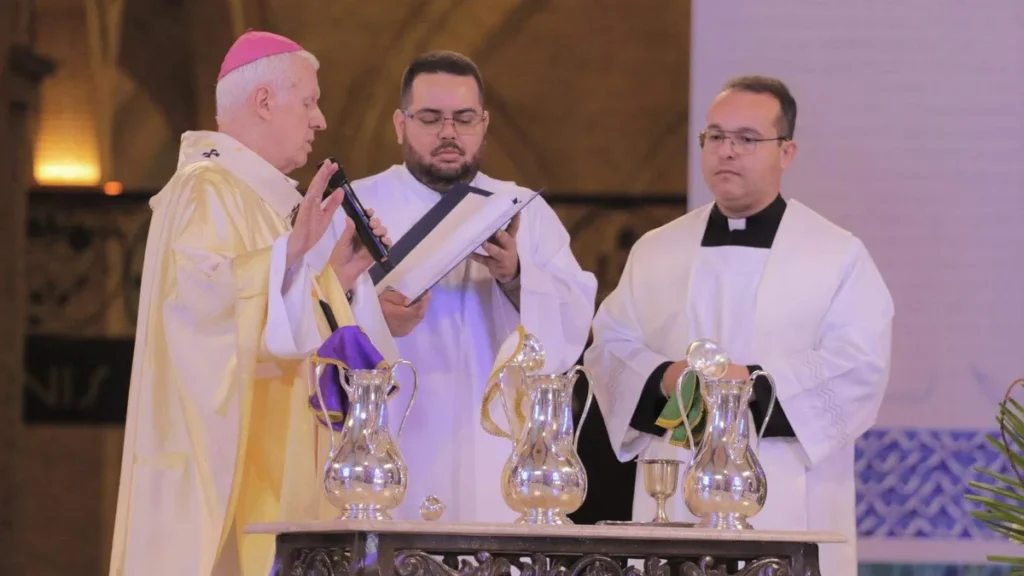 Imagem Missa do Crisma 17 04 2025 destaque do artigo Missa da Unidade no Santuário celebra a Igreja, Corpo de Cristo