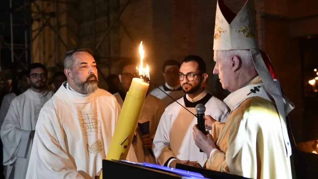 Imagem Vigilia Pascal 19042025 do artigo No Sábado Santo tem Missa? Entenda o que acontece nesse dia
