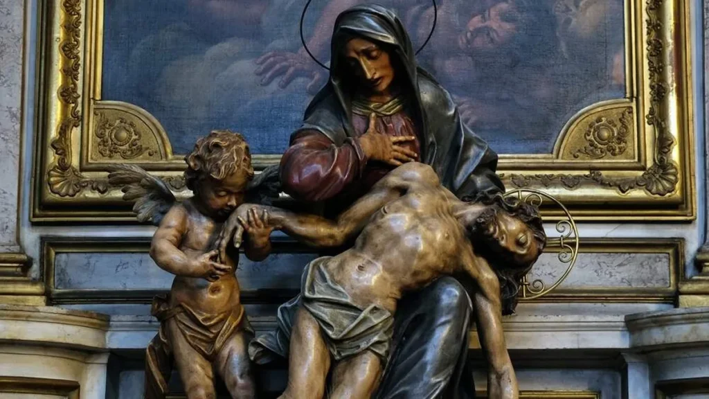 Imagem Nossa Senhora das Dores estatua no altar da Catedral de Sao Nicolau em Liubliana Eslovenia do artigo As sete dores de Nossa Senhora e as dores atuais