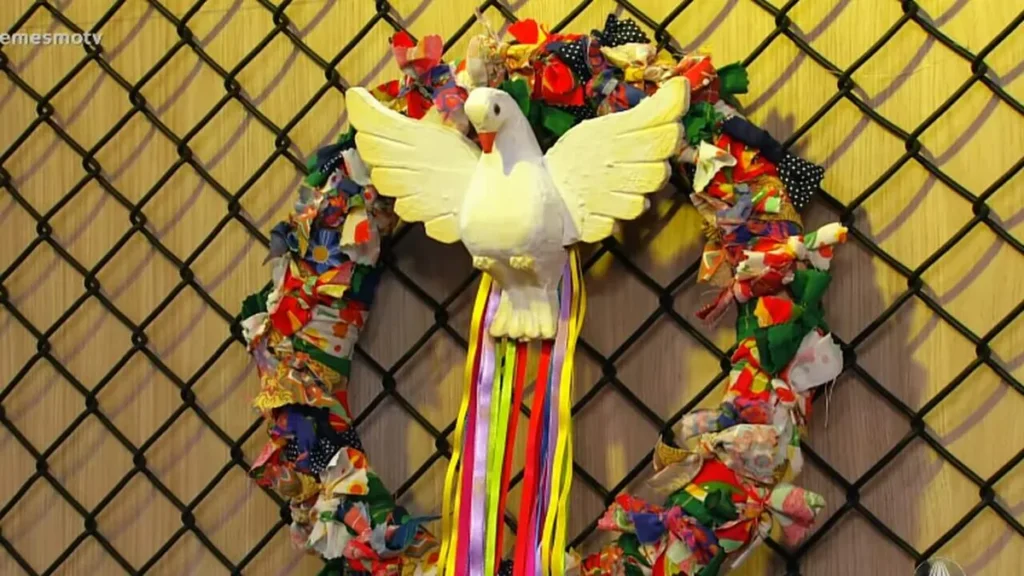 Imagem Guirlanda Pentecostes FVM do artigo Guirlanda Divino Espírito Santo - Faça Você Mesmo