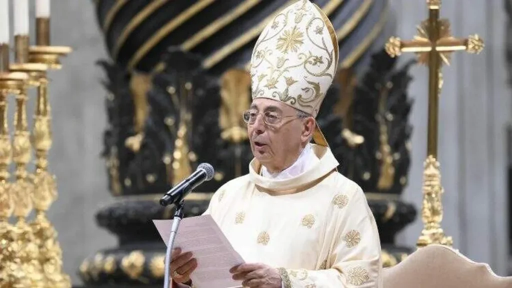 Dominique Mamberti durante homilia na Basílica de São Pedro