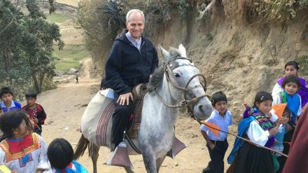 Imagem Papa Leao XIV no Peru do artigo Antes do Papado: a missão de Leão XIV no Peru
