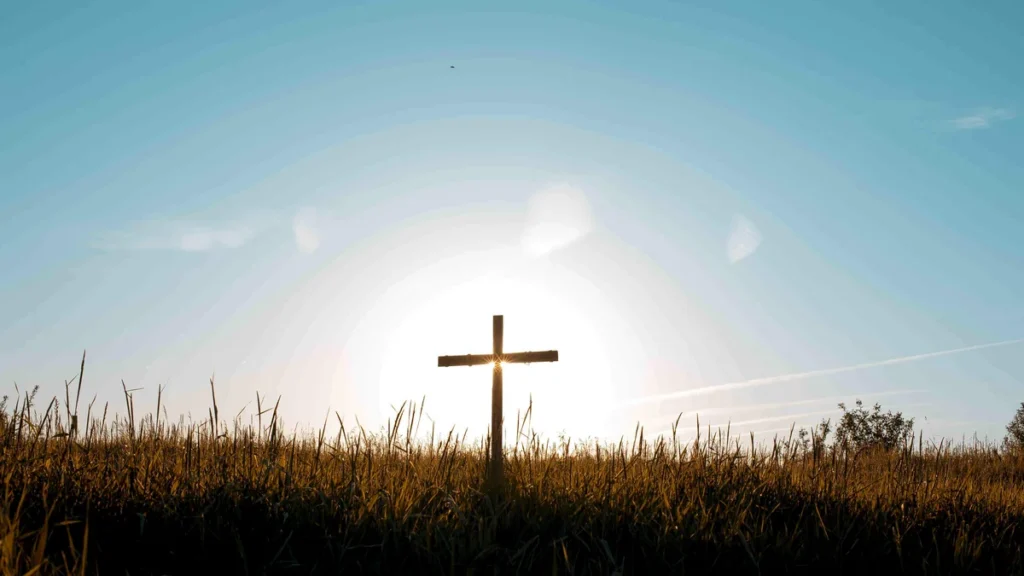 Imagem cruz em um campo do artigo 1700 anos do Credo Niceno: Jesus virá em sua glória
