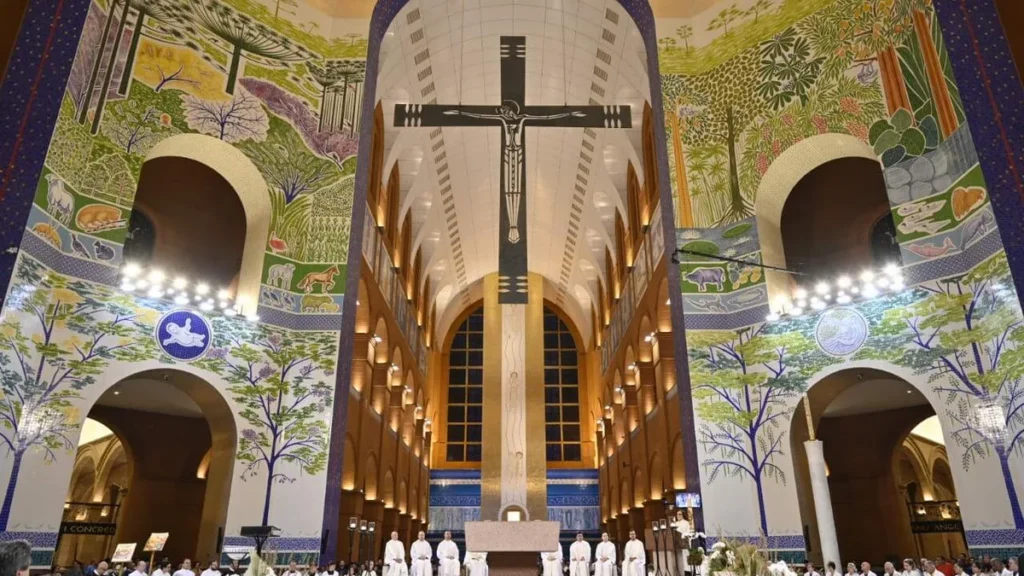 Imagem Missa em Acao de Gracas pela entrega da Fachada Leste do artigo Ação de graças pela entrega da fachada Leste do Santuário de Aparecida