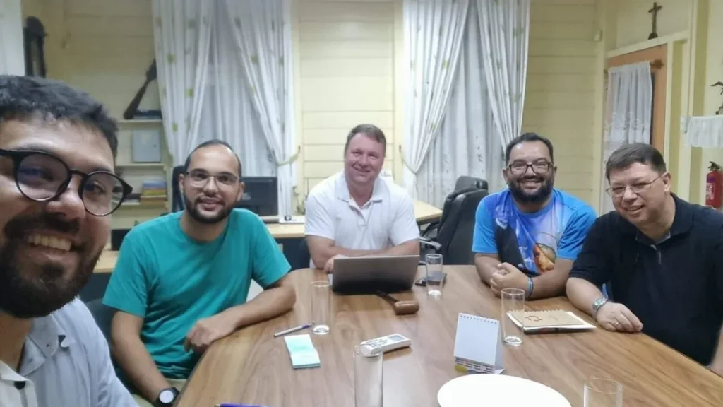 Pe. Rogério Gomes, C.Ss.R., durante visita fraterna à missão redentorista no Suriname