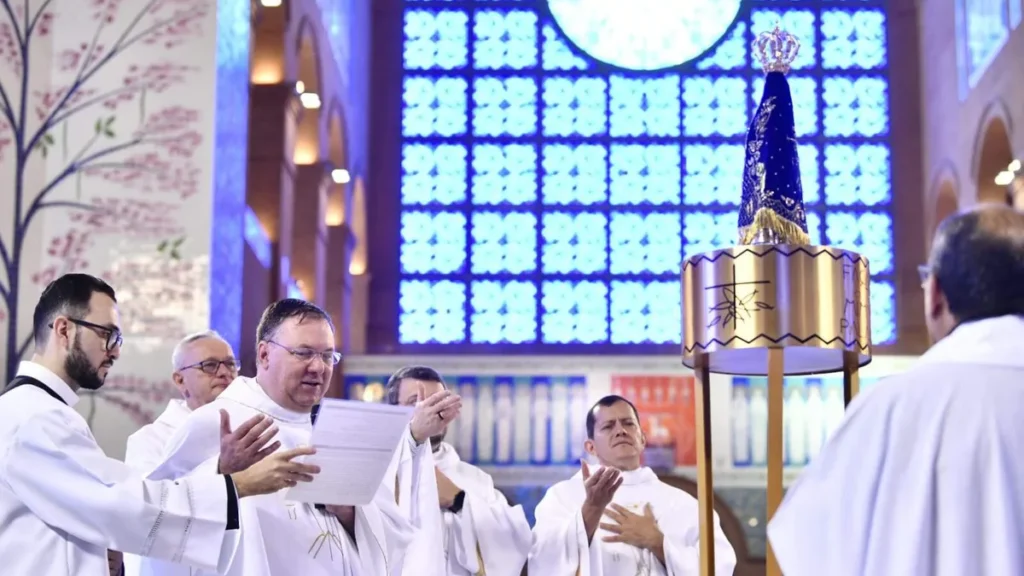 Imagem Missa Visita Canonica Consagracao do artigo Governo Geral conclui Visita Canônica com celebração no Santuário Nacional