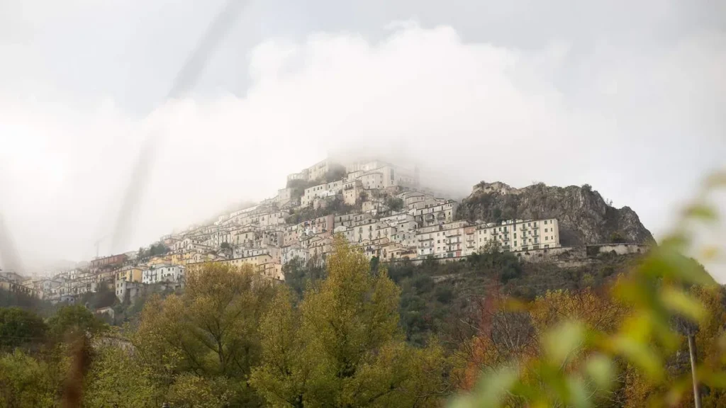 Imagem 1 Muro Lucano do artigo Lugares da vida de São Geraldo Majella
