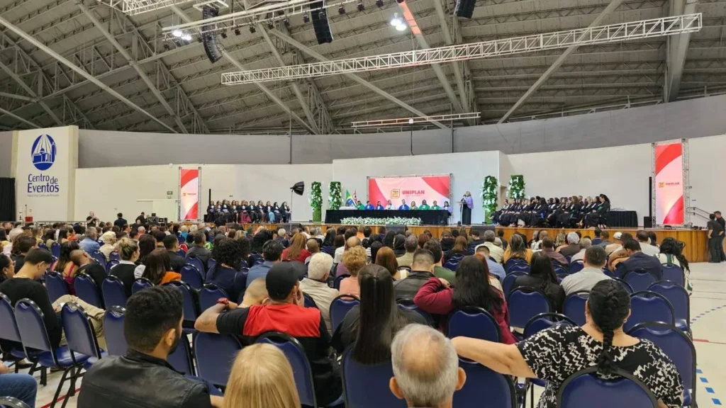 Imagem Formatura ABRIL CE do artigo Centro de Eventos acolhe formaturas da Uniplan e dos Jovens Aprendizes do Santuário Nacional