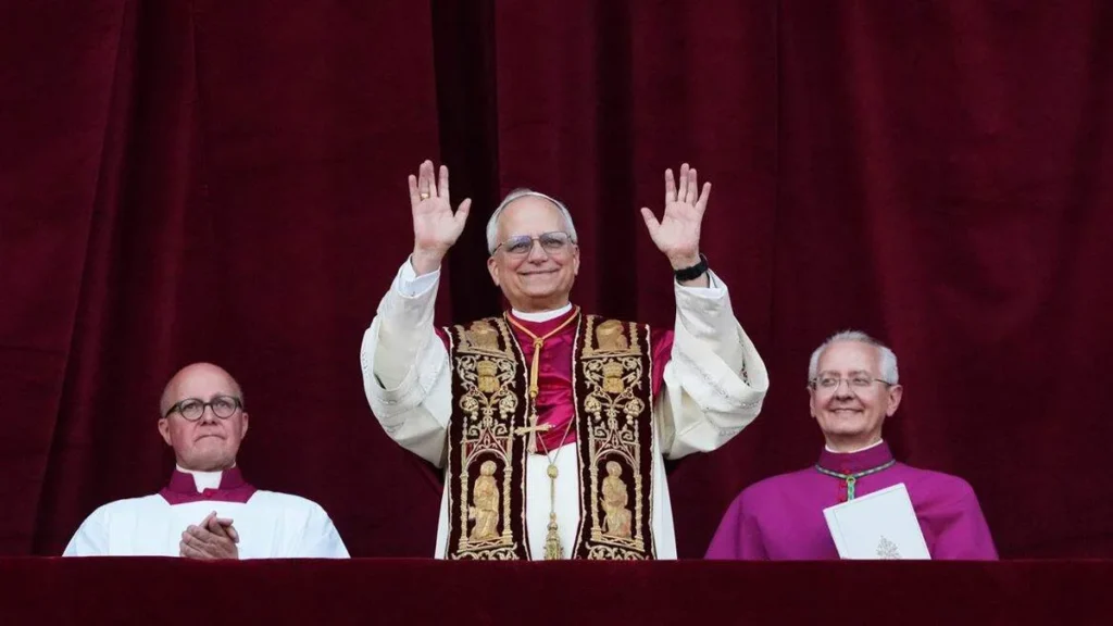 Imagem LEAO XVI AP do artigo De Cardeal a Papa Leão XIV: especialistas indicam o que esperar do pontificado