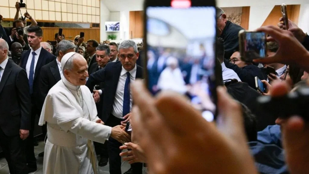 Imagem Papa Leao XIV do artigo A comunicação a que almejamos: geradora de vida e esperança