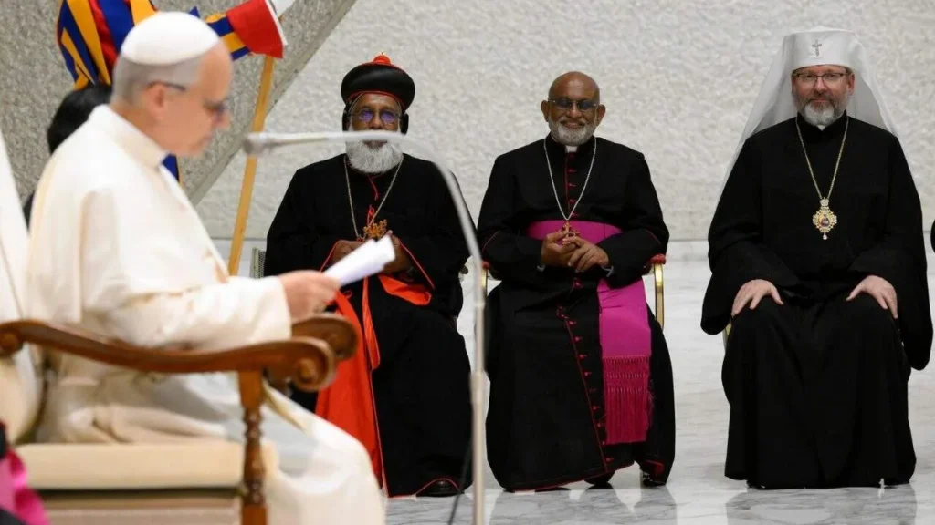 Imagem primeira audiencia geral papa leao xiv 1 do artigo “Com o coração na mão", Papa Leão XIV pede diálogo pela paz