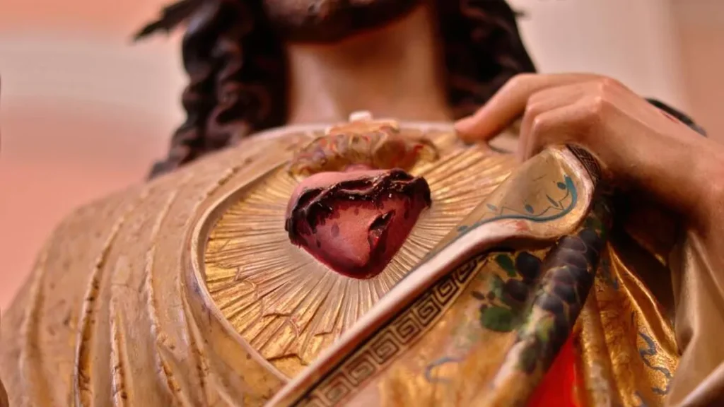 Imagem shutterstock 2146234257 scj do artigo Coração de Jesus é o foco do amor