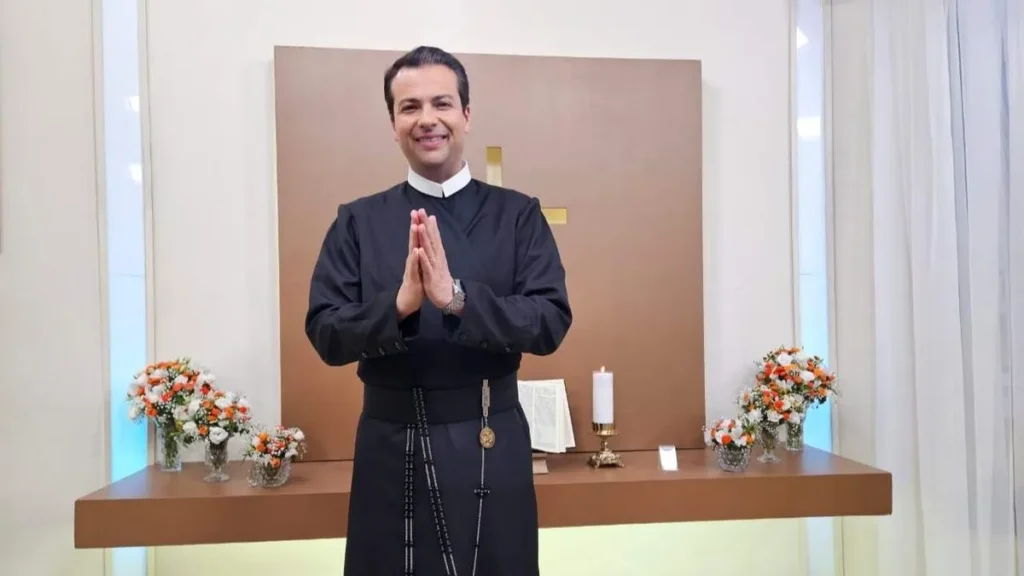 Imagem Intercede por nos by Gabriela Sousa do artigo “Intercede por Nós” ressalta os ensinamentos de Maria