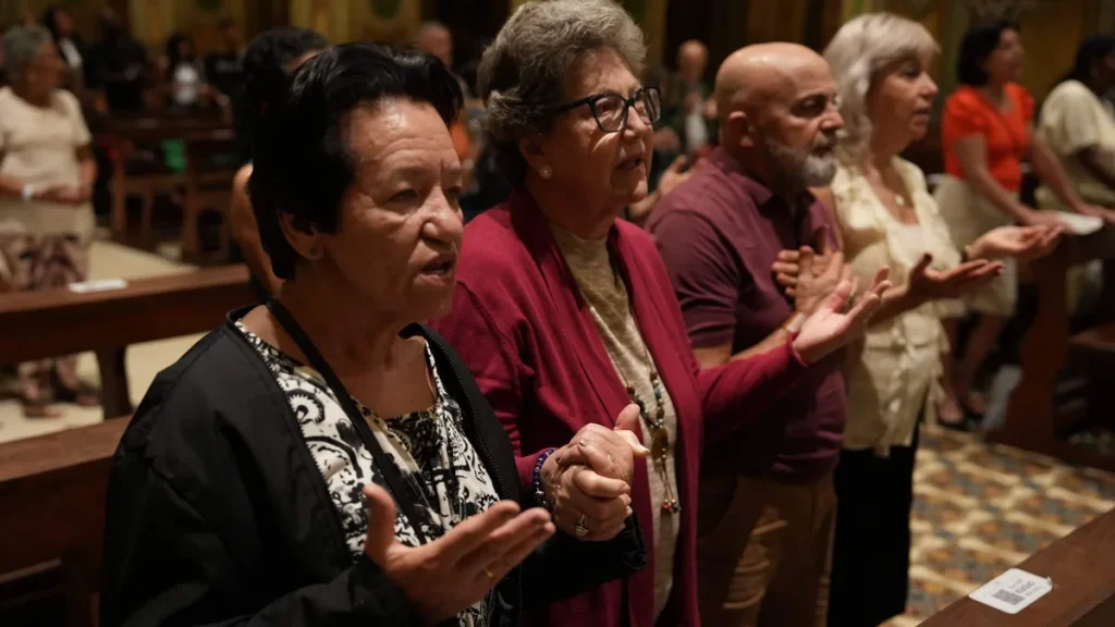 Imagem Novena de Pentecostes 2025 do artigo 8º Dia da Novena de Pentecostes: caminhar sobre a rocha do temor de Deus