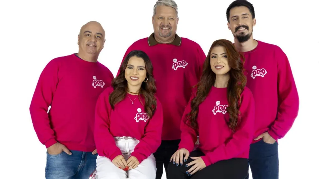 Imagem Locutores da Radio Pop na Campanha Pop Inverno 01 do artigo Programação Especial | Inverno é na POP: O som que aquece!