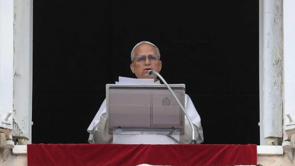 Papa Leão XIV durante o Angelus deste domingo (22)