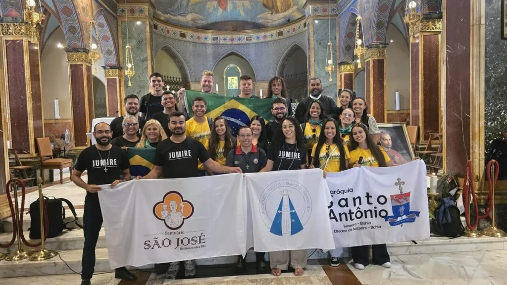 Jumire reunida na Igreja Santo Afonso
