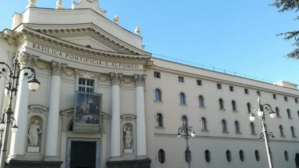 Frente da Basílica de Santo Afonso.