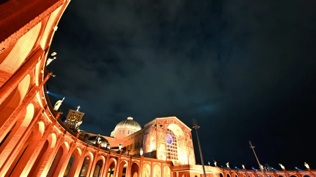 Imagem Fachada Sul Especial Pascoa do artigo Maria e as fachadas do Santuário que revelam Jesus