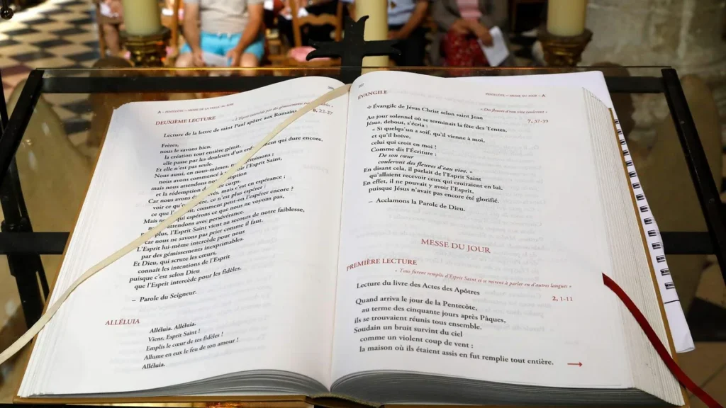 Imagem lecionario do artigo Por que a festa de um santo não substitui a missa do domingo?